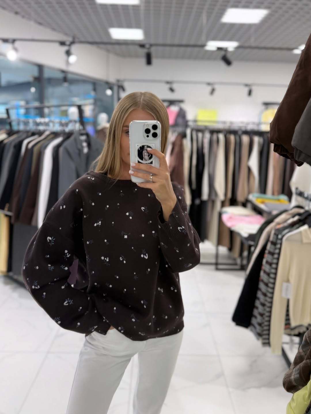Kvinders afslappede sweater med blomstermønster Stilla