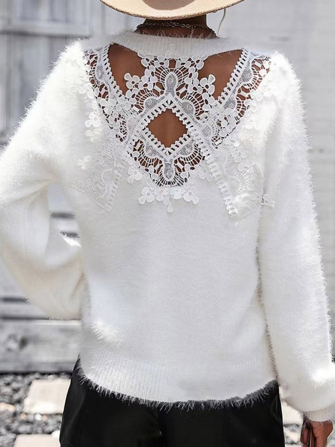 Dame strikpullover med elegant spids rygaccent Stilla