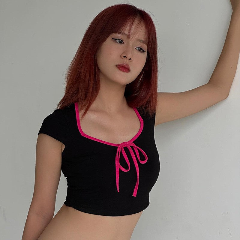 Dame cropped T-shirt med dekorativ bindebånd Skovae