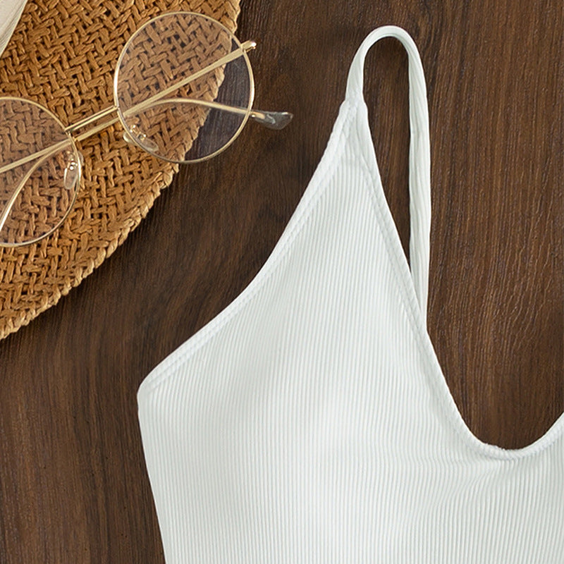 Dame et-stykke badedragt med V-udskæring og fint rib-mønster Stilla
