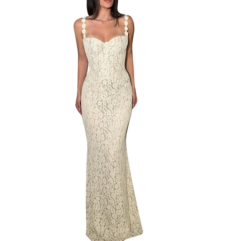Dame Elegant lace spaghetti strap dress med feminin silhuet Skovae
