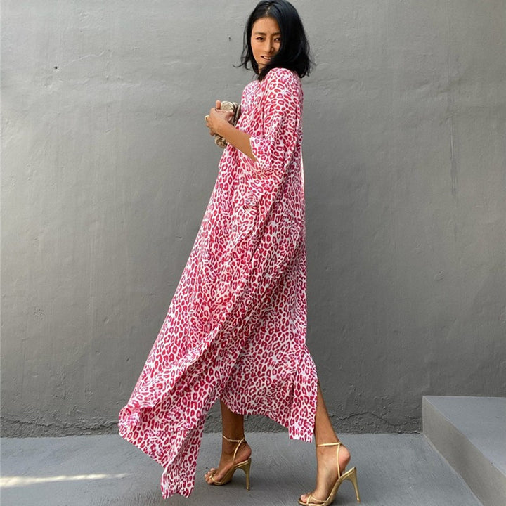 Dame Maxi-kjole med asymmetrisk snit og dyreprint Stilla