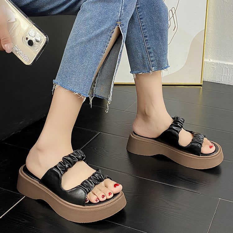 Dame platform-sandaler med rynket remdesign og skridsikker sål Stilla