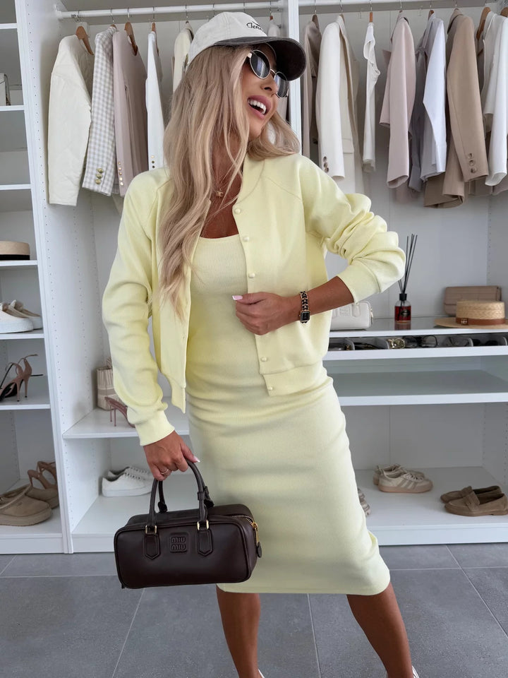Kvinders sporty kjole med matchende cardigan og elastisk talje snor