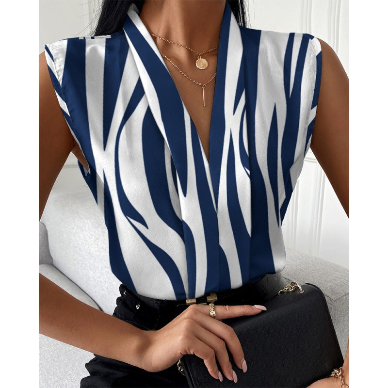 Damer elegant bluse med moderne marmor mønster og V-hals Stilla