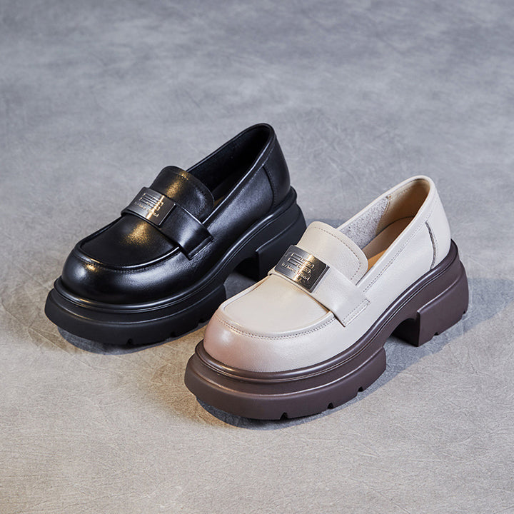 Femme Chunky Platform Støvle med dekorativ metallakcent Stilla