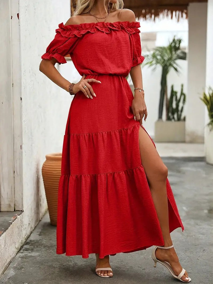Dame Off-Shoulder Maxikjole med Rynkedetaljer og Feminint Volant Stilla