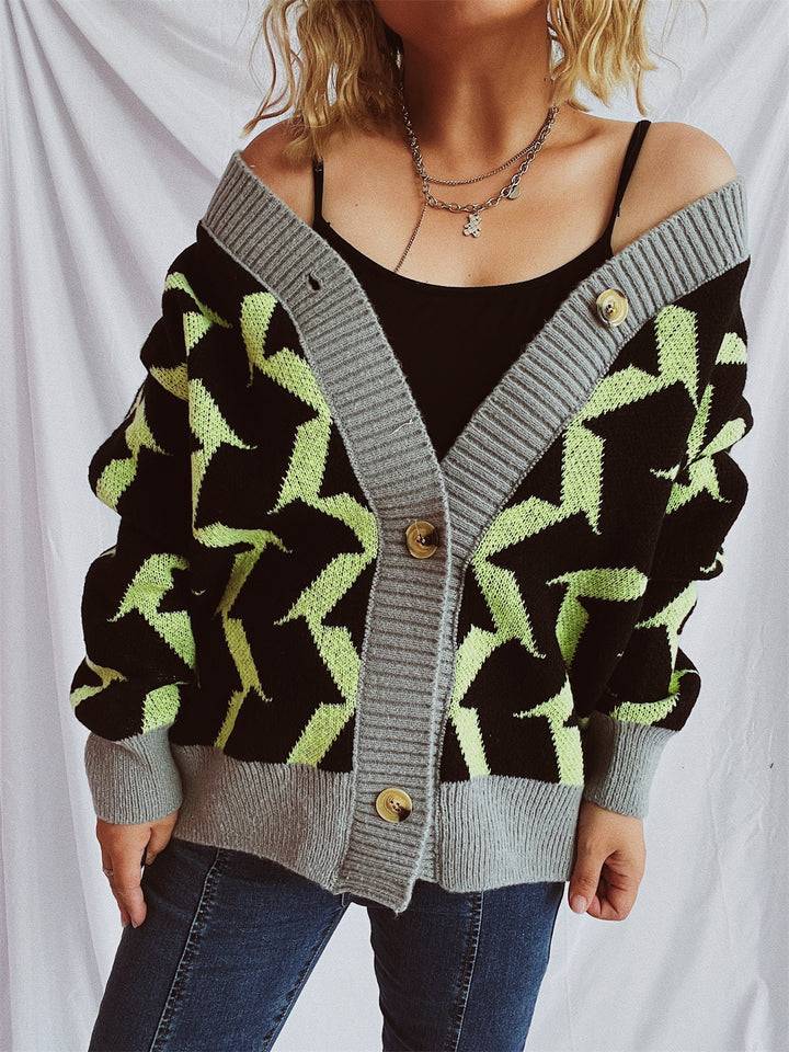 Kvinders cardigan med moderne geometrisk mønster og elegante knapdetaljer Stilla