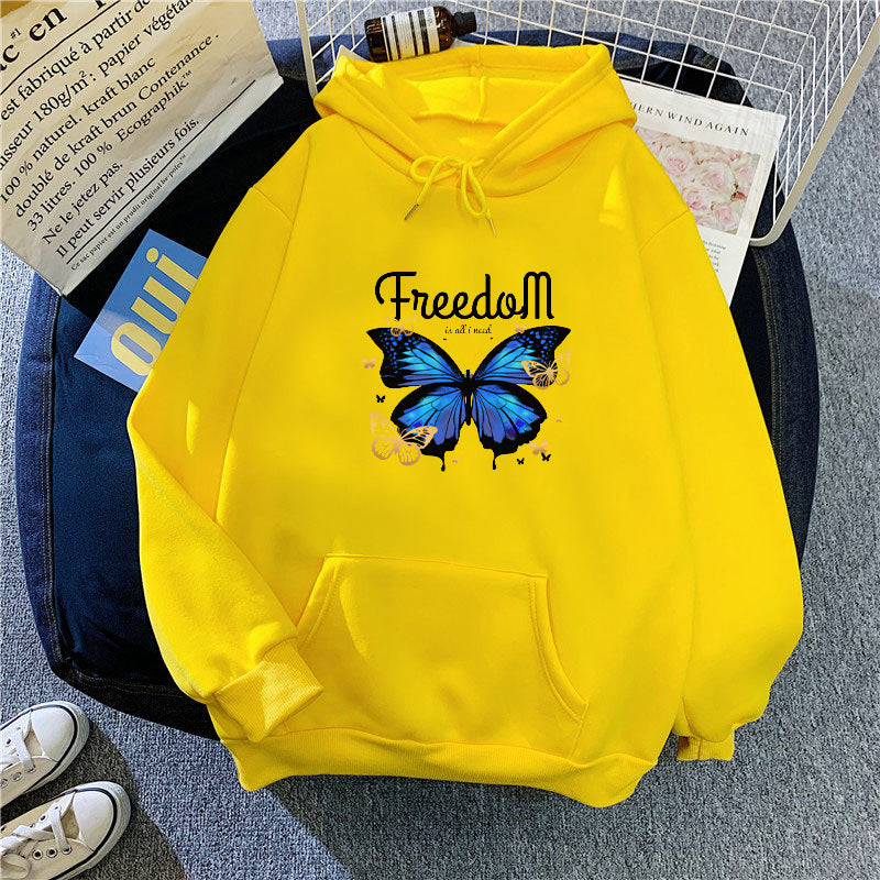 Dame hætte sweatshirt med kunstnerisk sommerfugl design Skovae