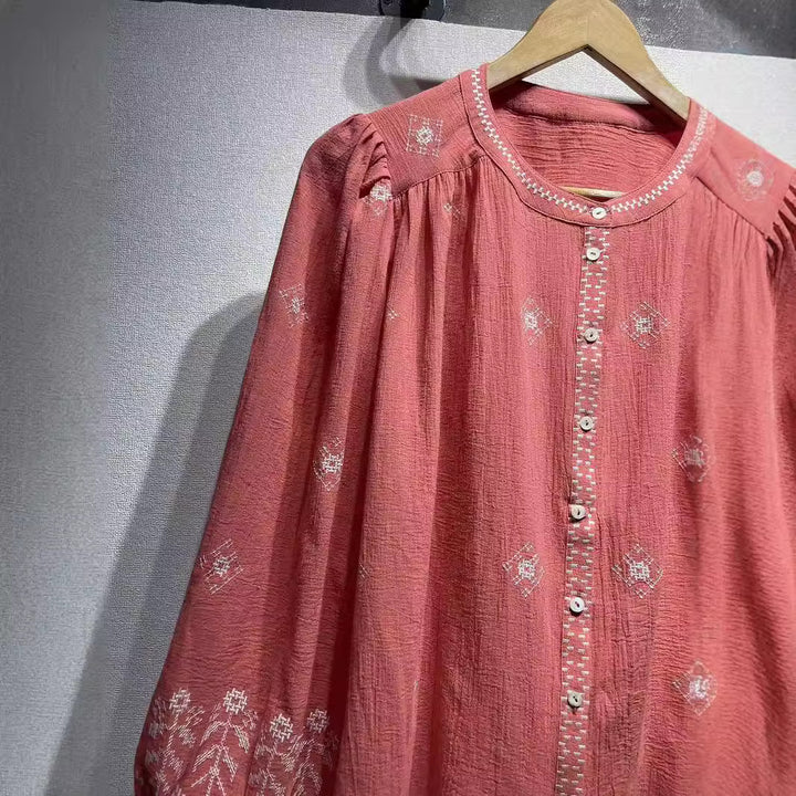 Damebluse med kunstneriske broderier og elegante detaljer Stilla