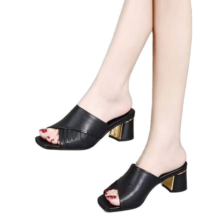 Dame elegante mules med modeinspireret guldblokhæl og svungent design Stilla