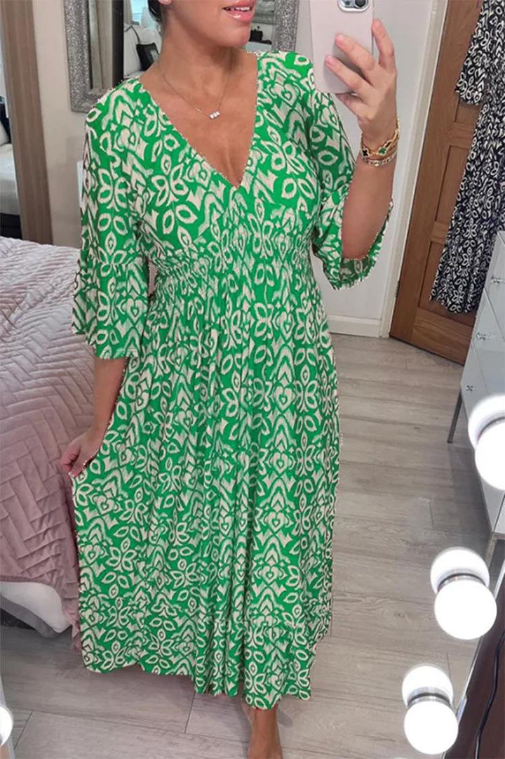Stilla | Chic Plus Size V-hals Blomstret Løs Strandkjole