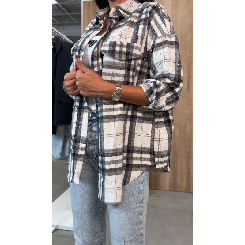 Kvinders afslappede ternet bluse i en oversized pasform med praktiske brystlommer Stilla