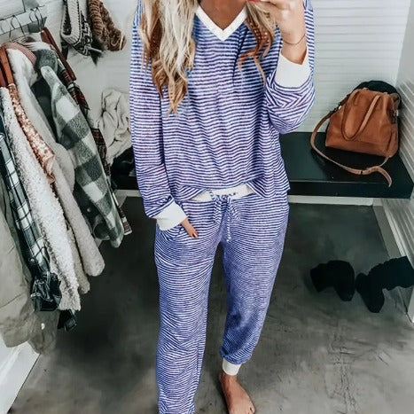 Dame pyjamasæt med moderne stribemønster og komfortabel pasform Stilla