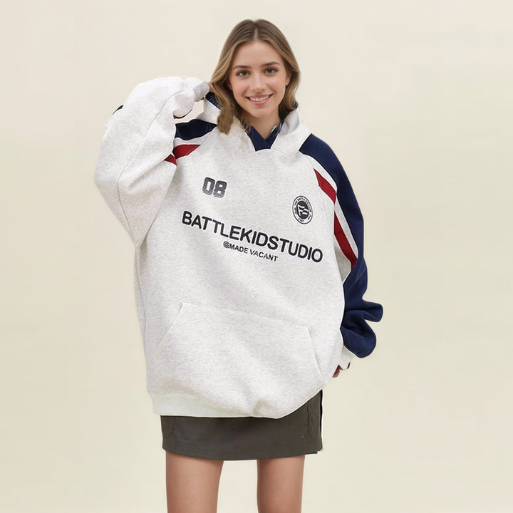 Kvinders komfortable oversized hoodie med moderne grafik Stilla
