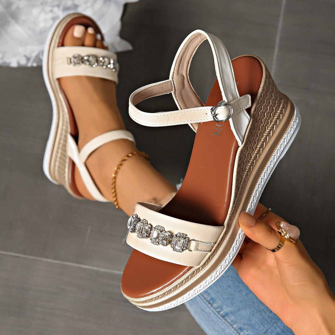 Dame Wedge-sandaler med elegant smykkes accent og komfortabelt fodseng Stilla