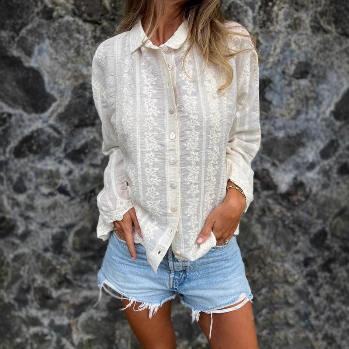 Dame elegant langærmet bluse med fine broderier og feminine detaljer Stilla