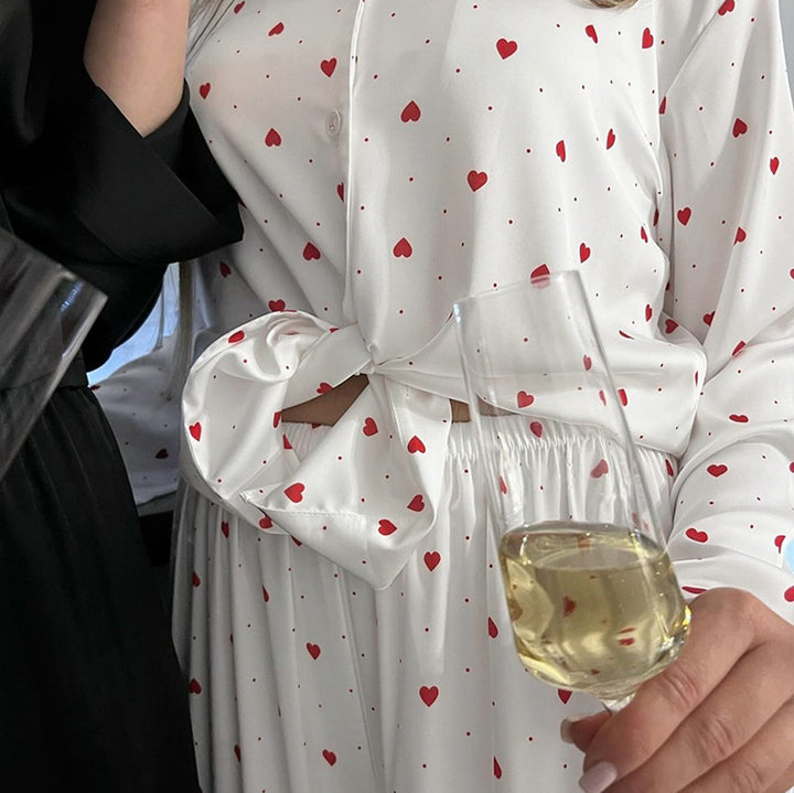 Dame pyjamasæt med dekorativt prikkedesign og komfortabel pasform Stilla