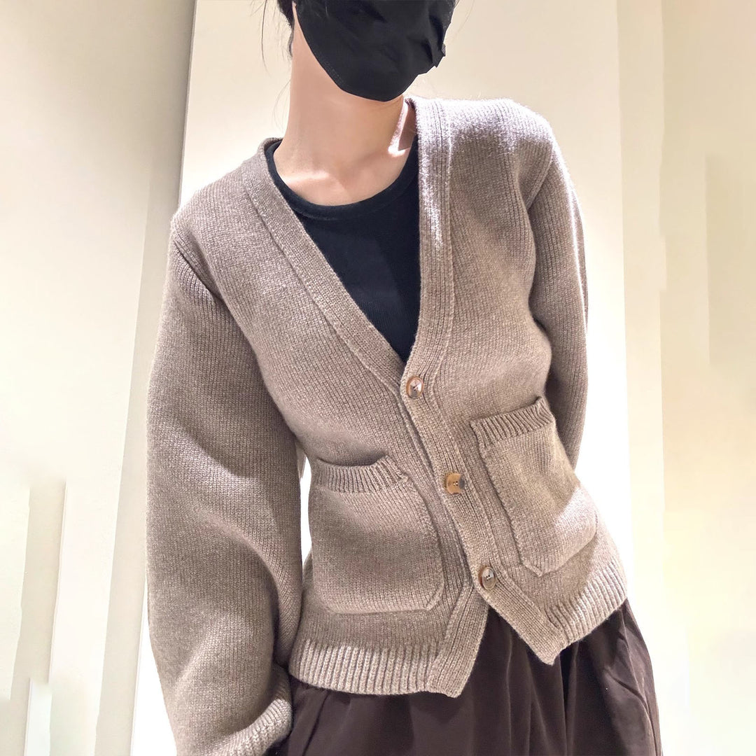 Femme Chunky Strikcardigan med elegant knapdetalje Stilla