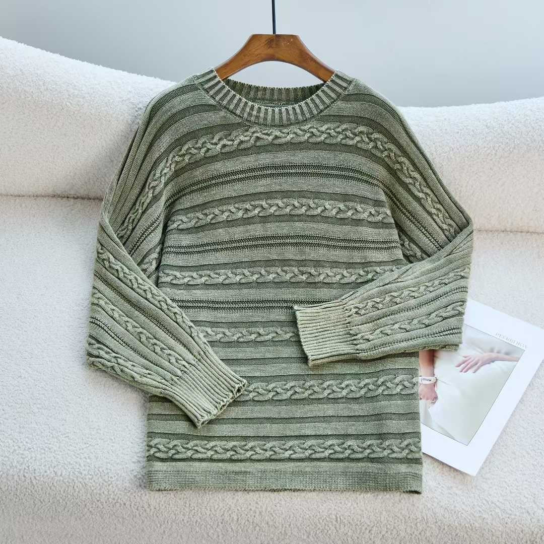 Damens strikket sweater med struktureret kabeldesign og moderne snit Stilla