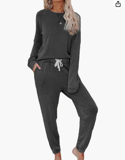 Kvindernes komfortable lounge sæt med stilfuld oversized sweater og afslappende bukser Stilla