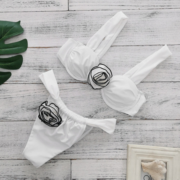 Dame bikini-sæt med blomstret design og raffinerede stropper Stilla