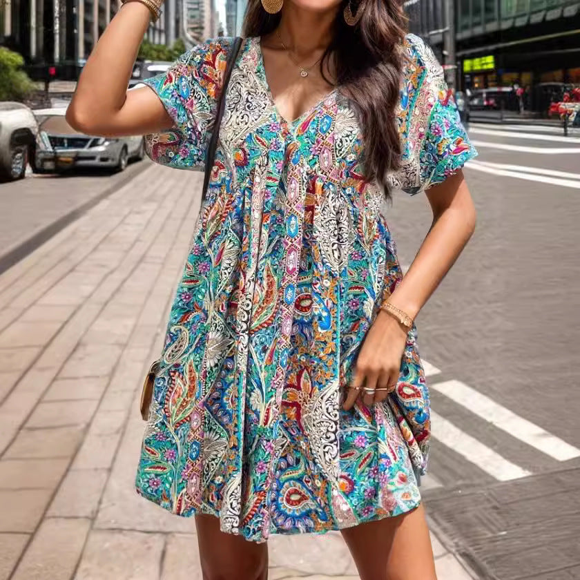 Femme Vibrant Bohemian Minikjole med flydende silhuet Stilla