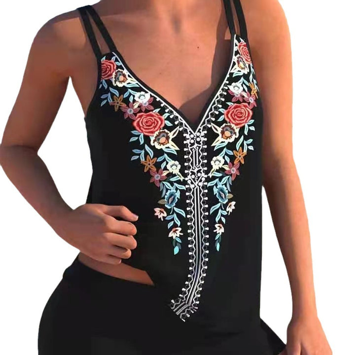 Dame Tankini med floralt broderi og moderne shorts Stilla