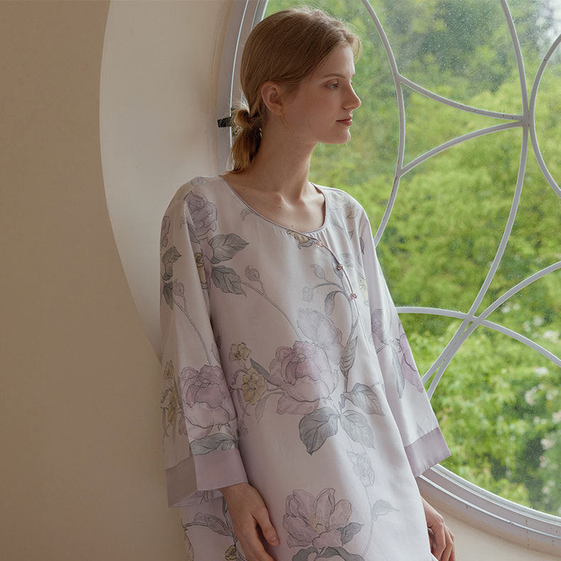 Dame elegant natkjole med floralt print og silkeagtigt stof Stilla