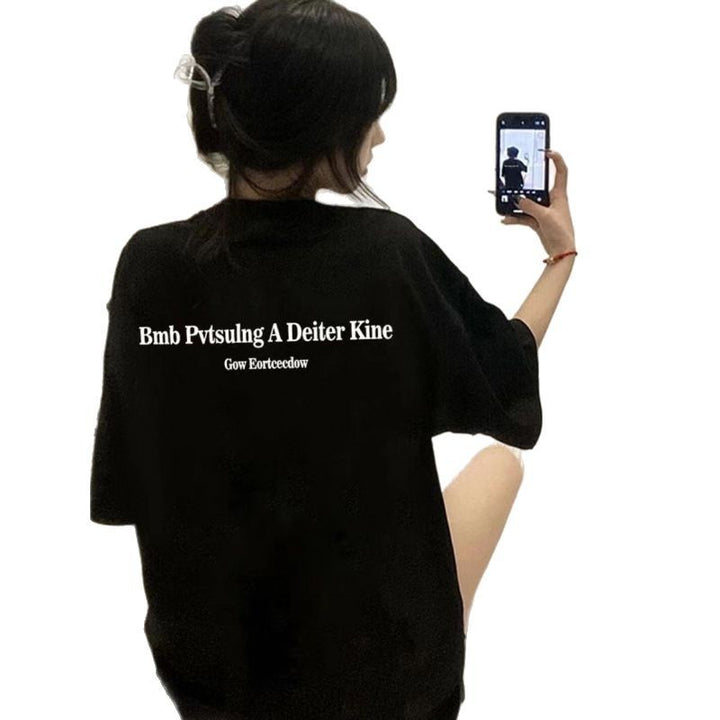 Dame T-shirt med kreativ statementtryk og afslappet oversized snit Stilla