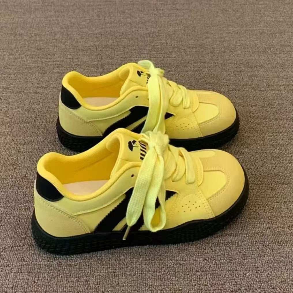 Dame sporty sneakers med åndbart overmateriale og skridsikker sål Stilla