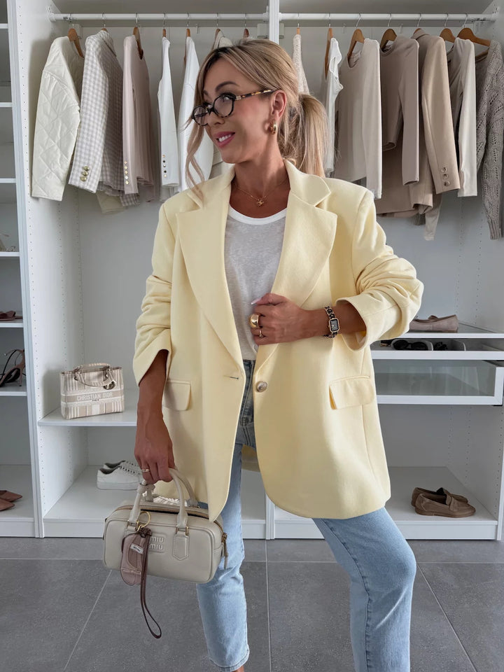 Kvinders oversized blazer med teksturerede ærmer Skovae