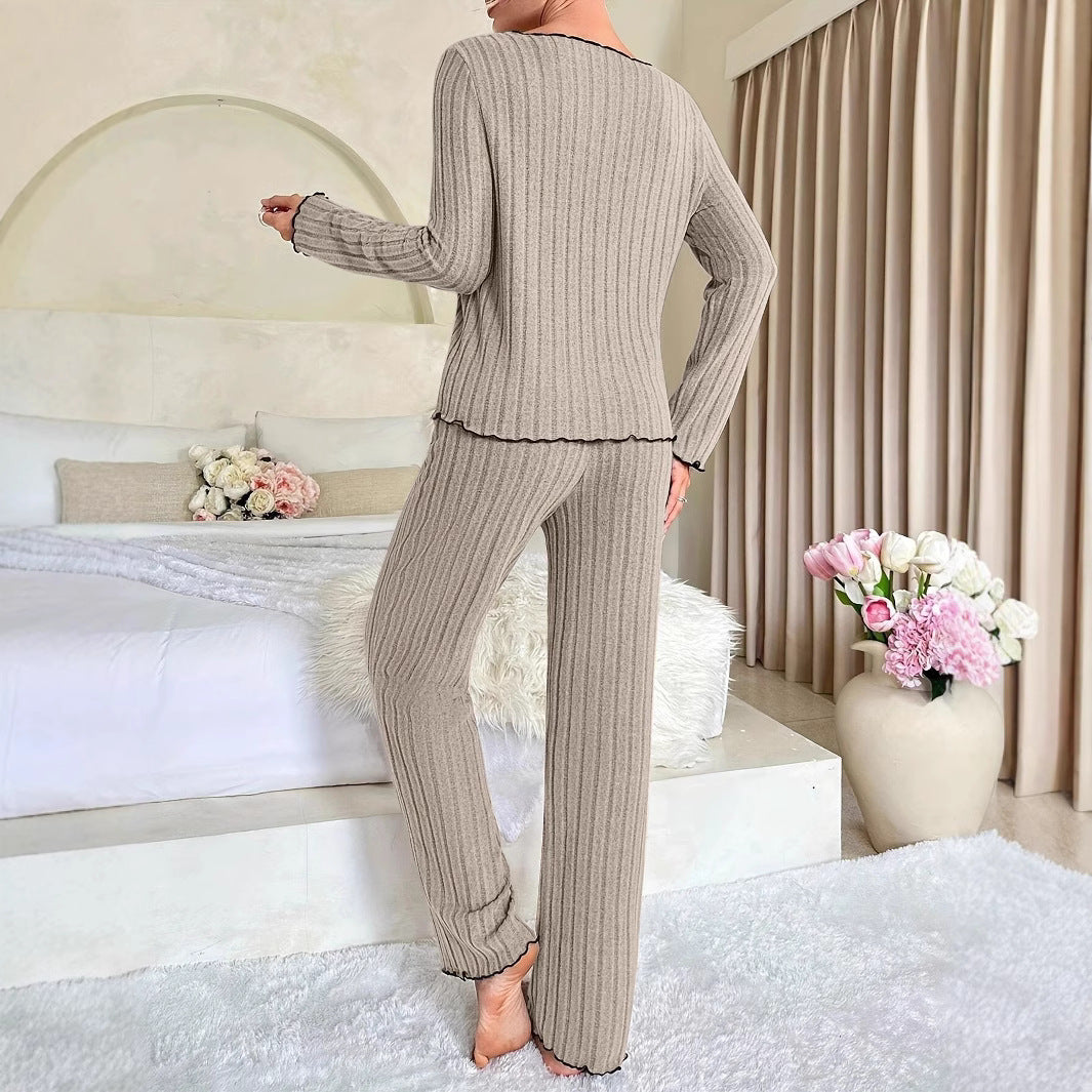 Dame hyggeligt lounge-sæt med elegante flæse detaljer Stilla