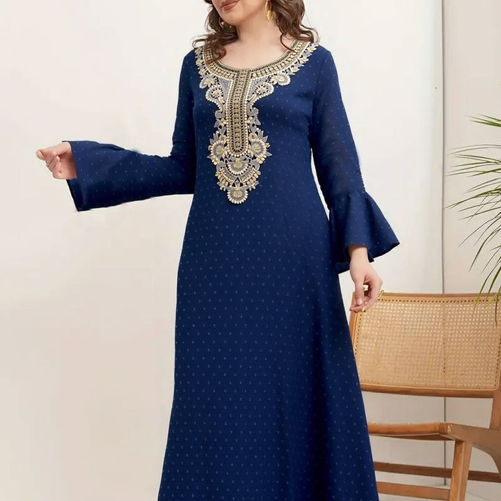 Femme Elegante Broderet Maxi Kjole med Udstillede Ærmer Stilla