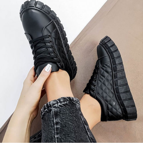Dame modische Plateau-Sneaker med struktureret overmateriale og skridsikker sål Stilla