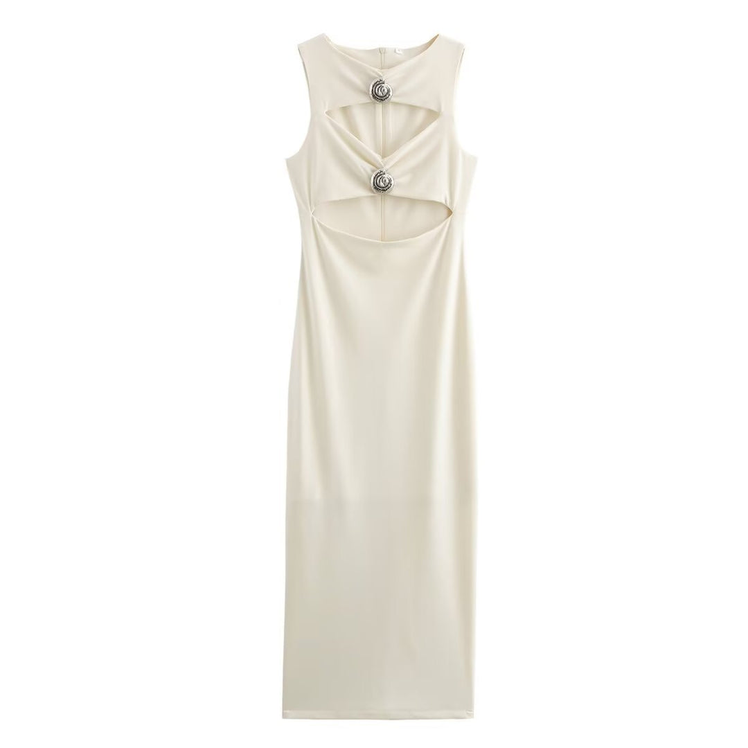Dame Maxikjole med raffineret cut-out-design og dekorative knapper Stilla