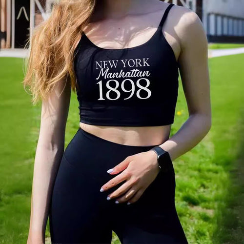 Dame Crop-Top med kreativ tekst og fine stropper Skovae