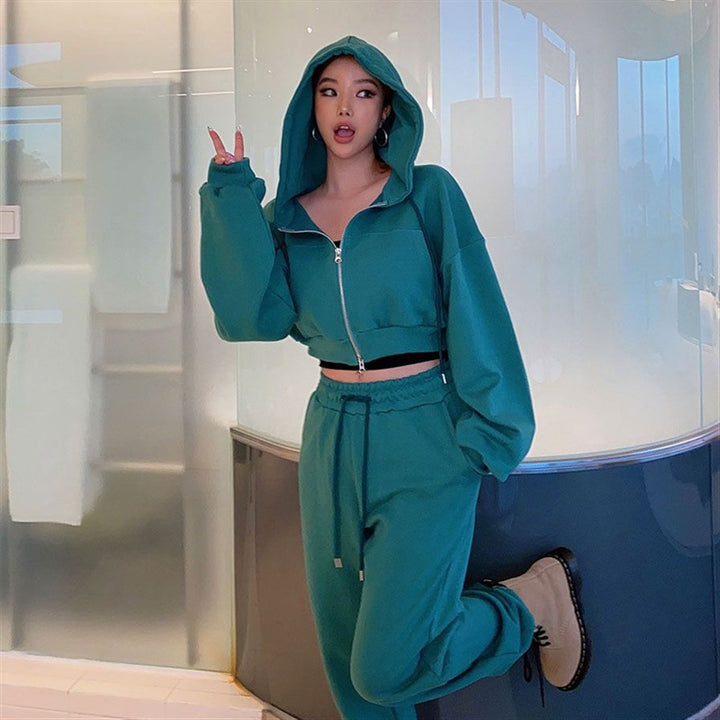Kvinders sporty fritids sæt med cropped hoodie og joggers Stilla
