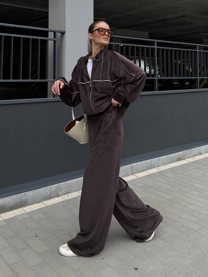 Kvindernes sporty velour lounge sæt med høj talje og løstsiddende bukser Skovae