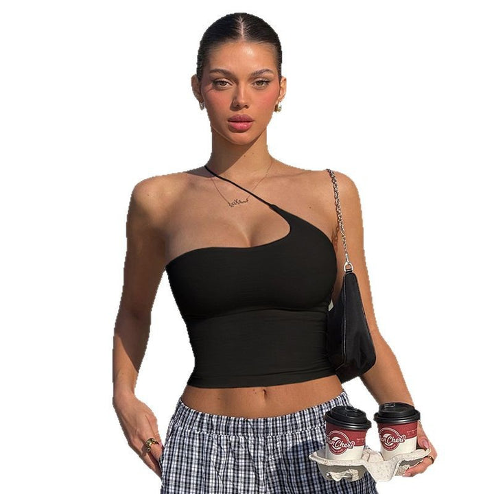 Dame top med asymmetrisk snit og trendy design Skovae