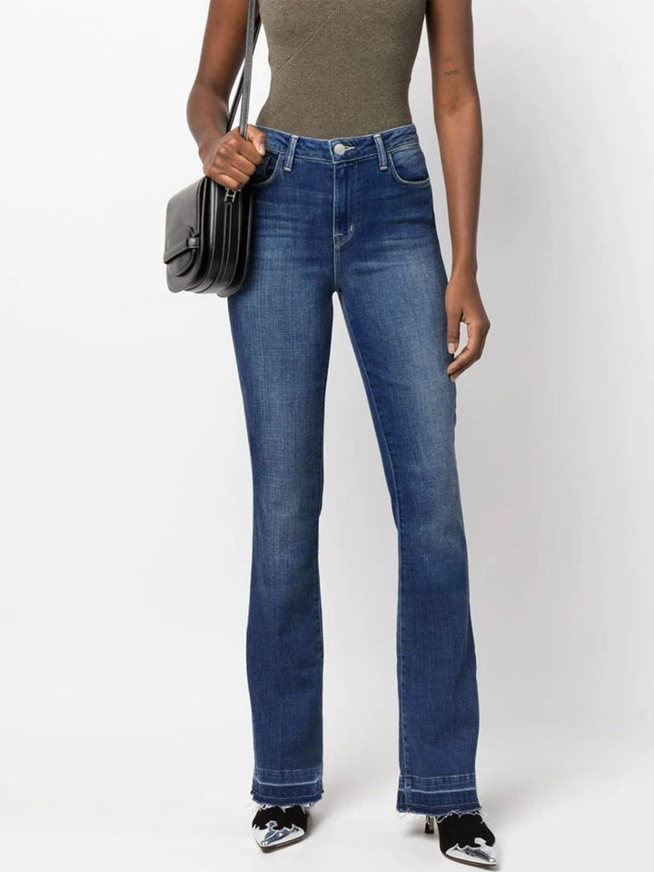 Dame Bootcut Jeans i afslappet design med frynset kant og høj talje Stilla