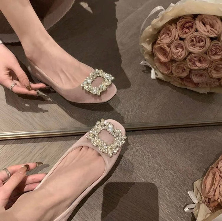 Dame Smarte Ballerinas med glitrende smykkedetalje og komfortabelt fodseng Stilla