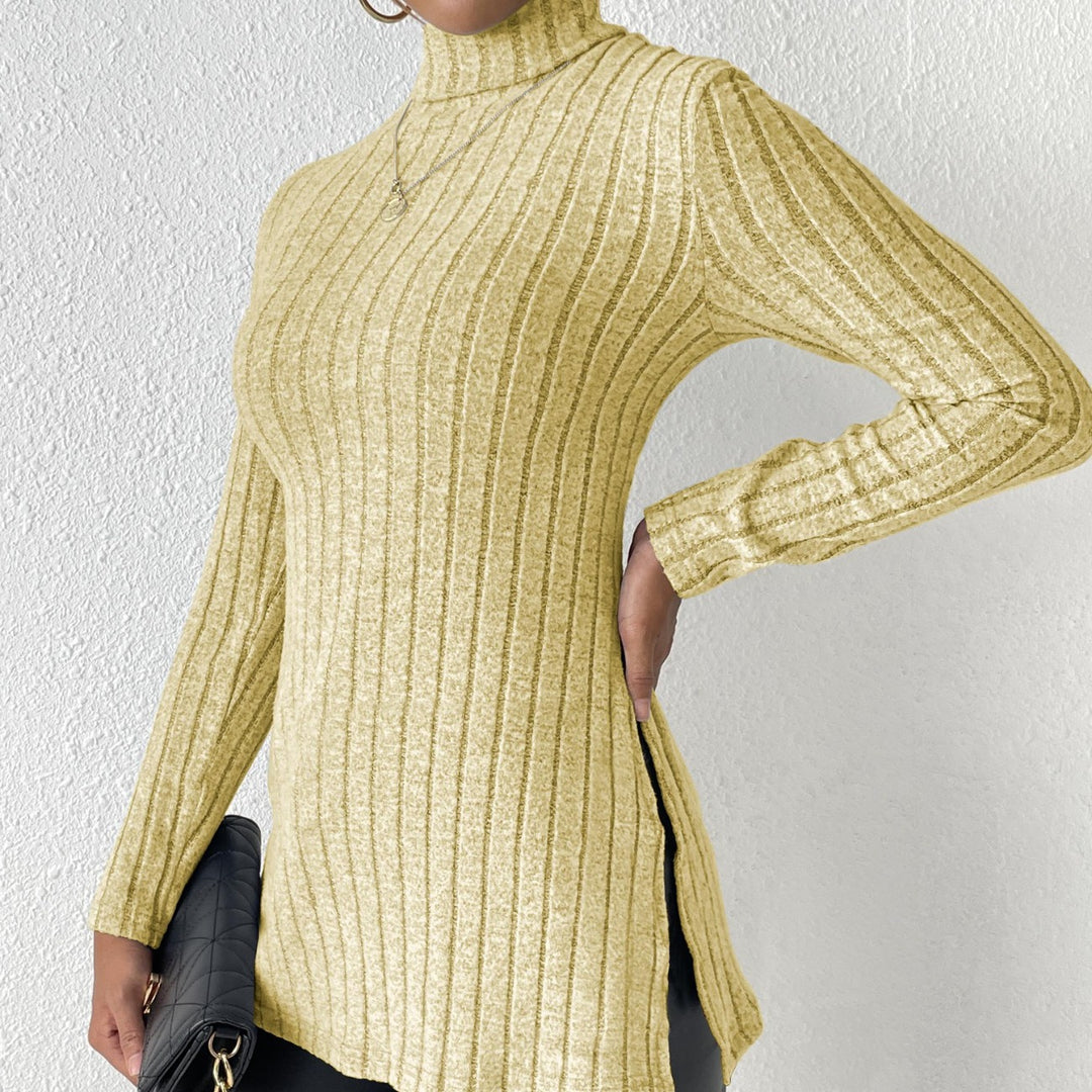 Dame rullekrave sweater med struktureret overflade og fashionable sidelæg Stilla