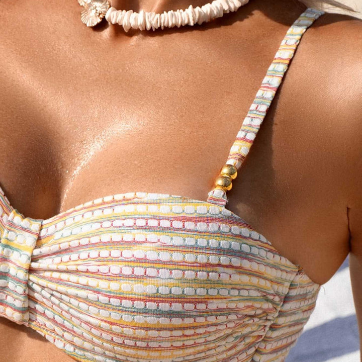 Dame Bandeau-Bikini med modisk rynkning og dekorative detaljer Skovae