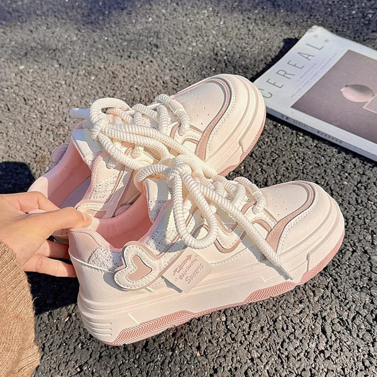 Dame sneakers i sporty chunky-design med farvede accenter og skridsikker sål Stilla