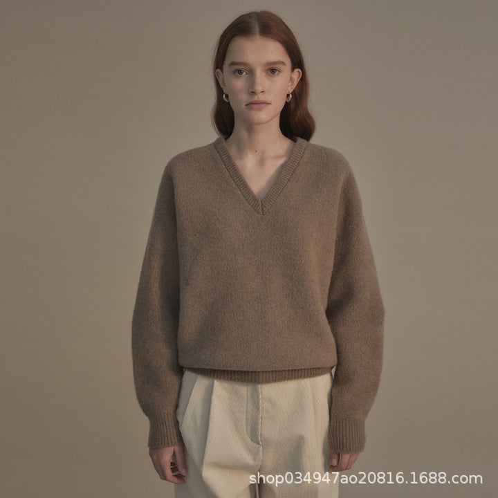 Kvinders høj kvalitet V-hals sweater lavet af blødt strik Stilla