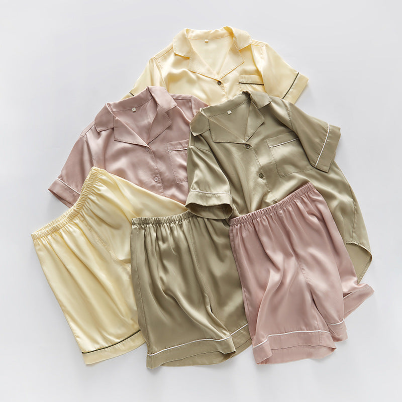 Dame Satin pyjamasæt med kortærmet bluse og elastisk talje Stilla