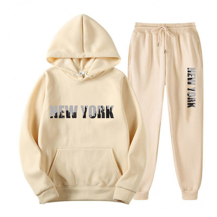 Kvindernes sporty træningsdragt med stiliseret New York print Skovae