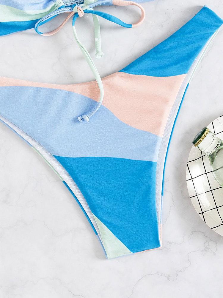 Dame stribet bikini med bandeau-top og højt skåret trusser Stilla