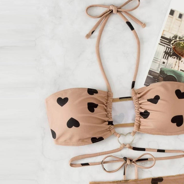 Dame bikini-sæt med elegant indpakningsskørt og legende hjerte design Stilla